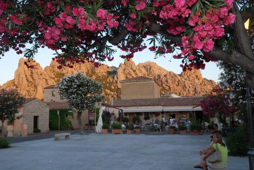 Boutique Hotel Sant'Andrea & Relais San Pantaleo Exteriör bild