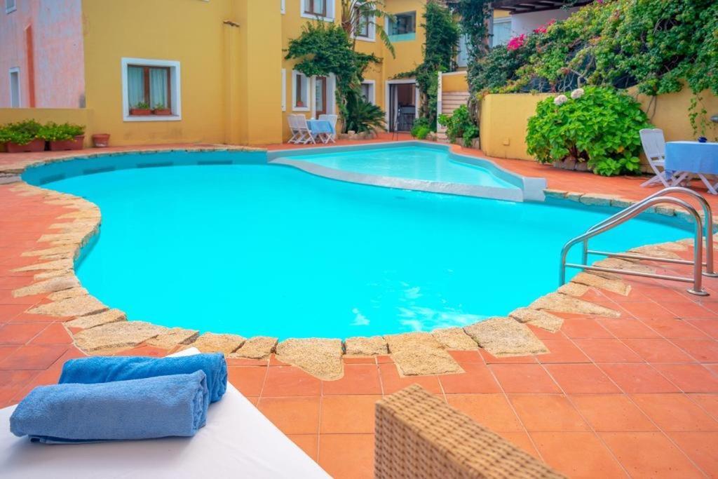 Boutique Hotel Sant'Andrea & Relais San Pantaleo Exteriör bild